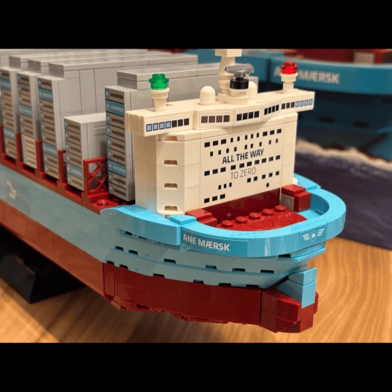 New 2026 Dual-Fuel Container V - Lego Set Technic review and price